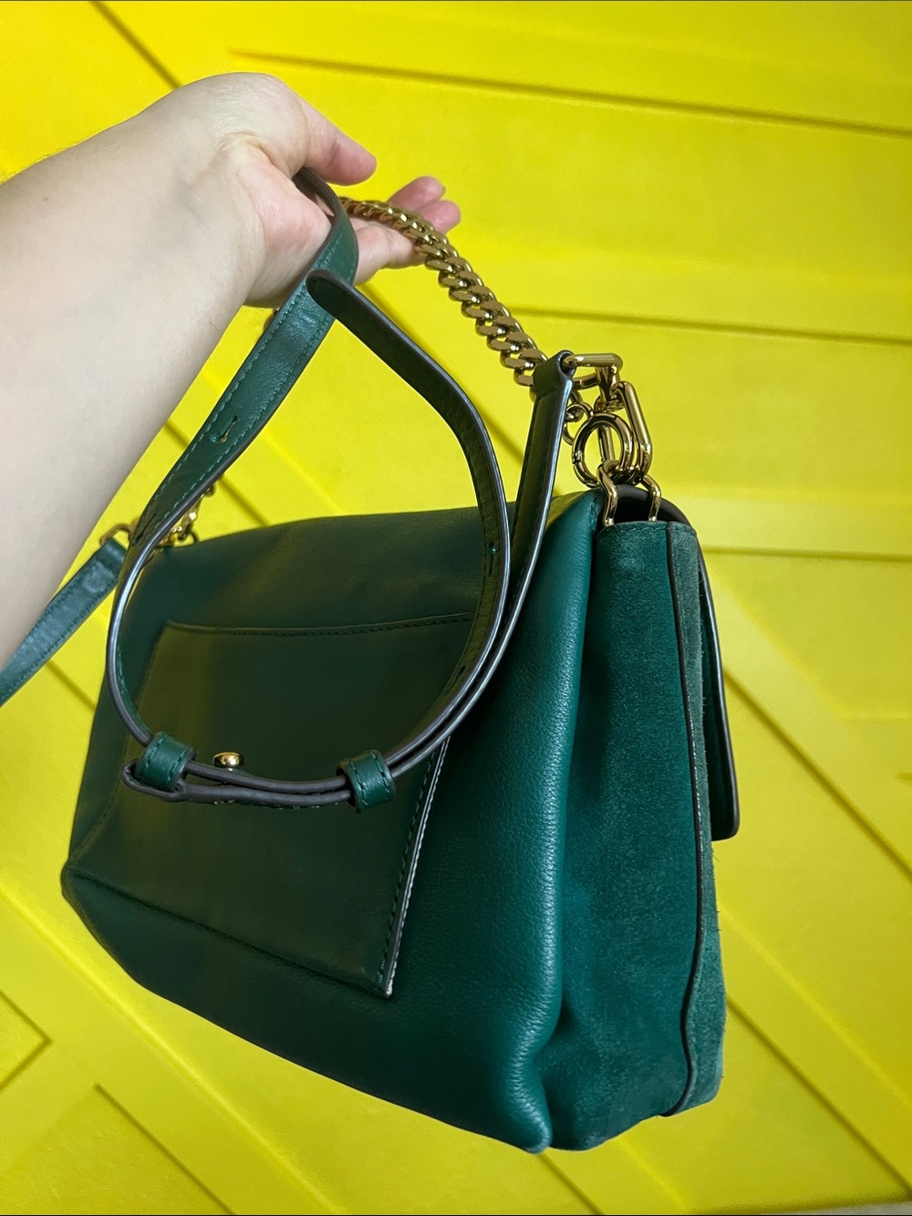 Authentic Tory Burch Emerald Green Leather Flap Crossbody with Gold Logo - Picture 5 of 10